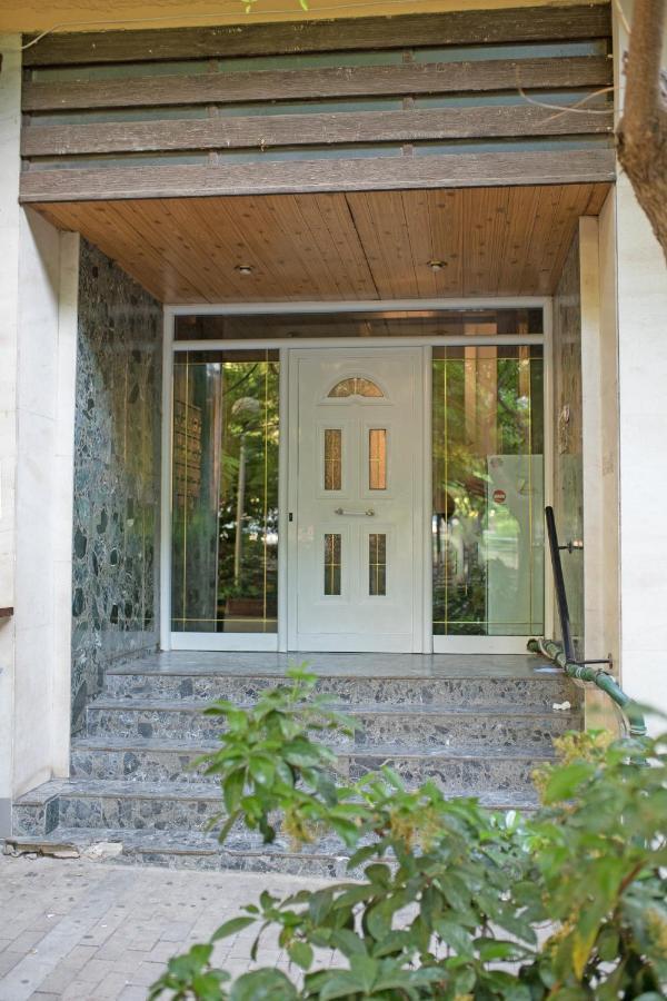 Messolonghi Square Apartment Atene Esterno foto